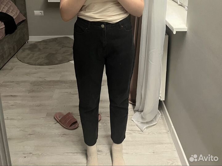 Джинсы mom