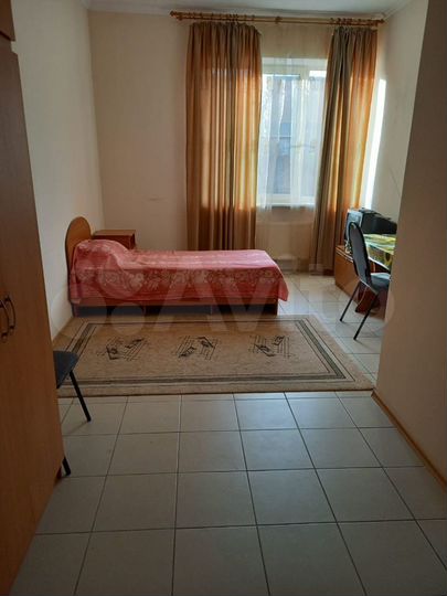 Комната 16 м² в 5-к., 1/3 эт.