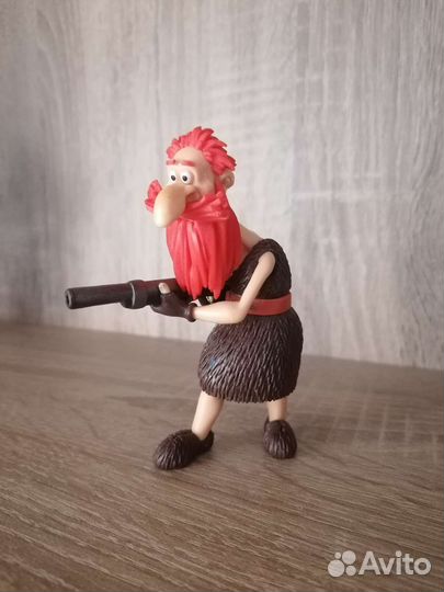 Фигурка охотника