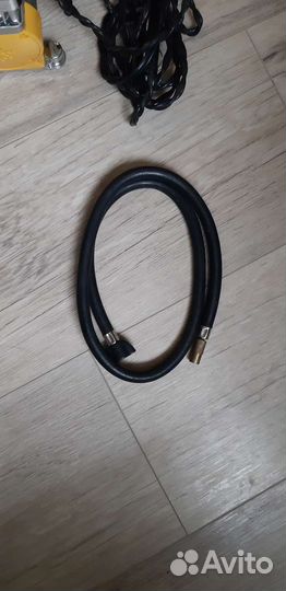 Мини компрессор подкачки шин