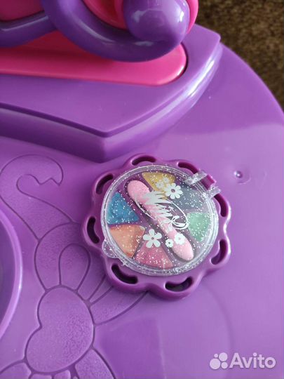 Детский столик для красоты