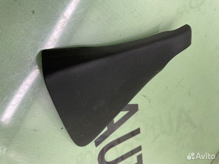 Накладка двери Volkswagen Touareg 7L рест. 2 2008