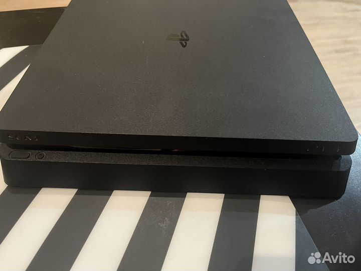 Sony PS4 slim 1tb