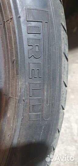 Pirelli Ice Zero SUV 295/35 R21