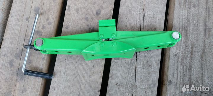 Домкрат винтовой