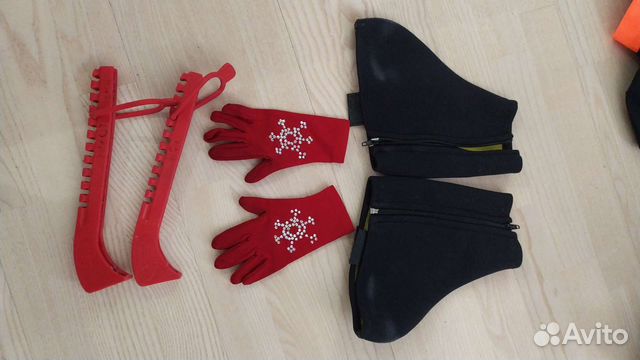 Чехлы на фигурные коньки,перчатки,защита на лезвие
