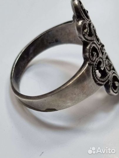 Серебряное кольцо, с марказитами. 925 пробы