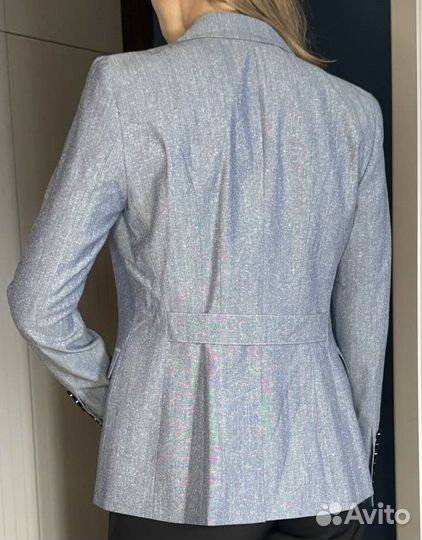Продаю женский пиджак Burberry