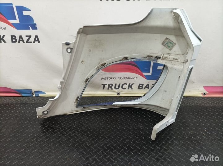 Облицовка фары правой Daf XF106