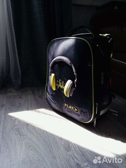 Рюкзак школьный