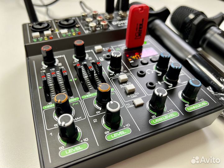 Микшерный пульт для караоке и радиомикрофоны
