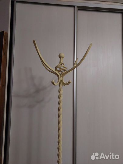 Вешалка напольная