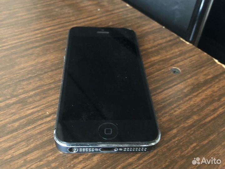 Телефон iPhone 5