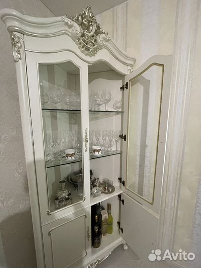Антикварный буфет