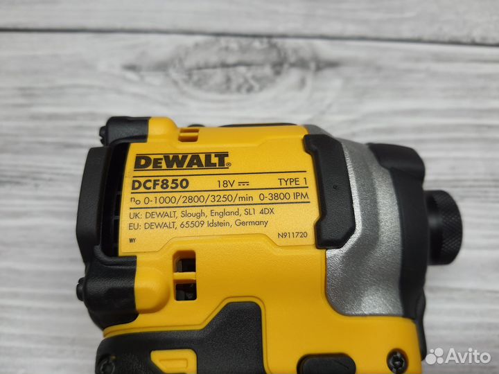 Винтоверт DeWalt DCF850 208Нм Европа оригинальный