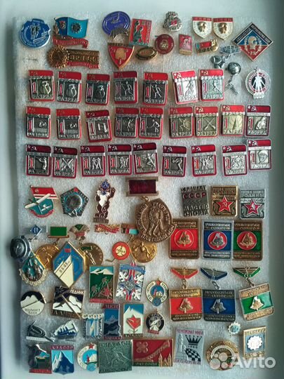 Значки, медали, монеты