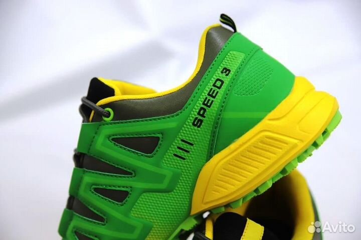 Кроссовки треккинговые