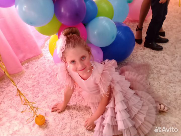 Платье для девочки 128 на выпускной/новый год
