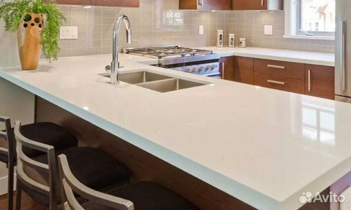 Столешница из камня (кварц, акрил)