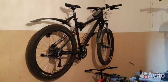 Настенное крепление для хранения велосипеда