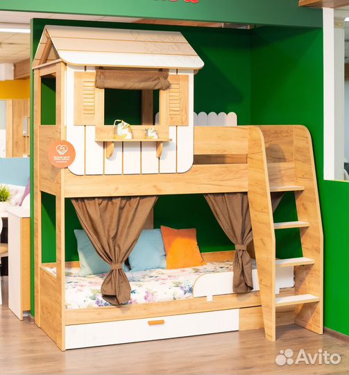 Двухъярусная кровать