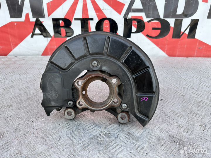 Кулак поворотный правый Volkswagen Golf 6