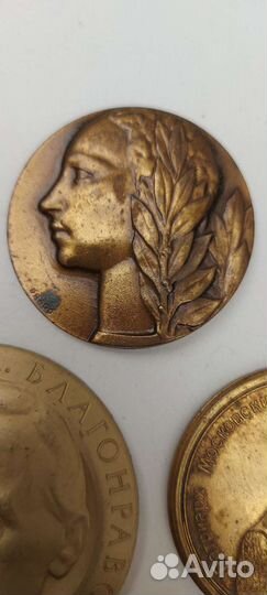 Настольная медаль