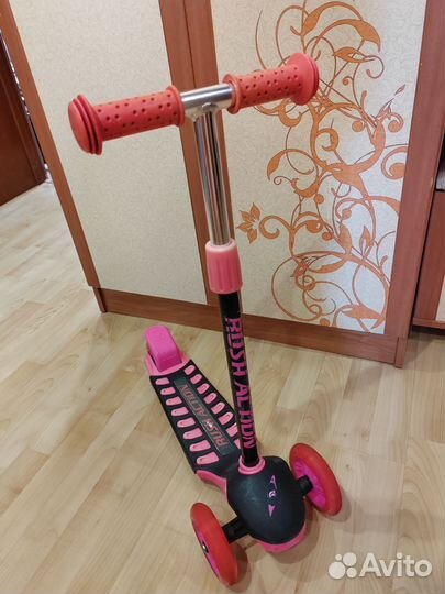 Самокат детский со светящимися колесами