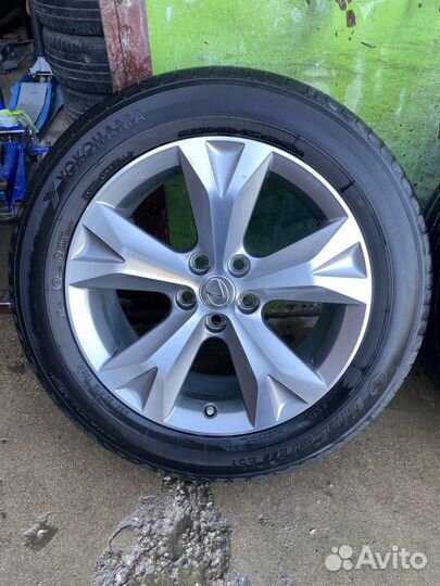 Комплект колес всборе оригинал lexus NX R18