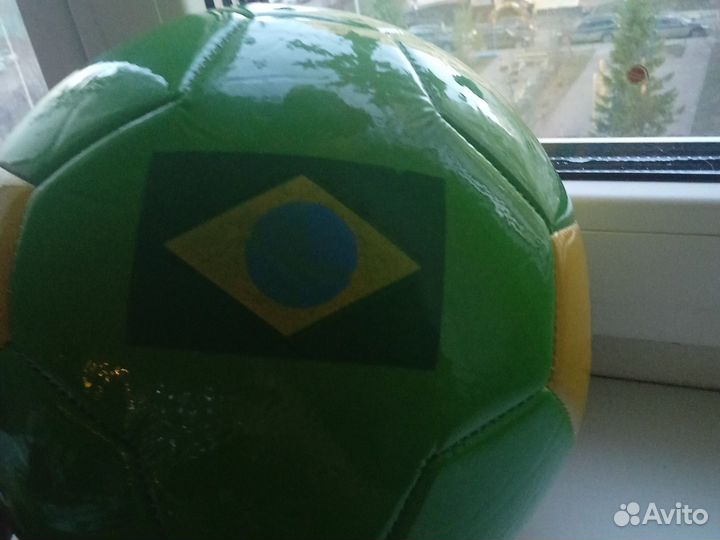 Футбольный мяч