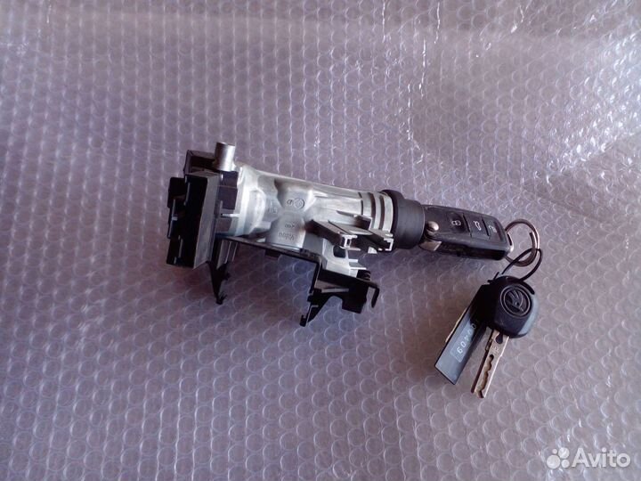 Замок зажигания Skoda Rapid 2018 год