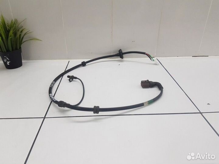 Датчик скорости колеса заднего С проводкой T1E