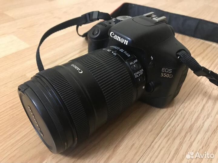 Зеркальный фотоаппарат Сanon 550 D