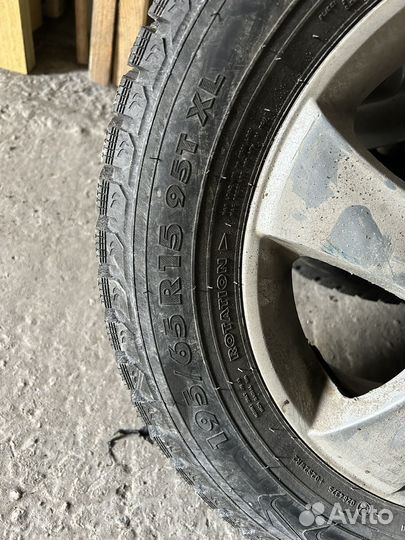 Колеса r 15 зимние Nokian