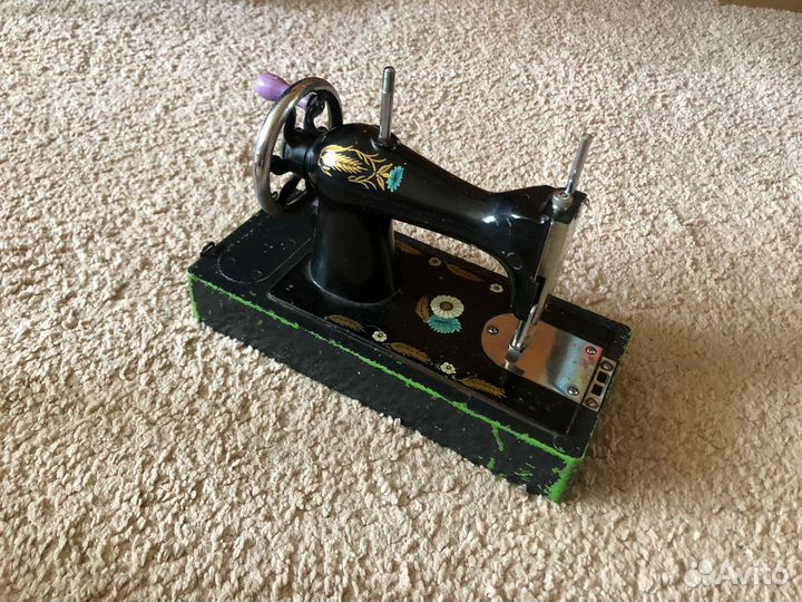 Швейная машина детская, времён СССР