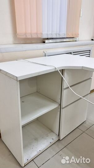 Маникюрный стол с вытяжкой бу