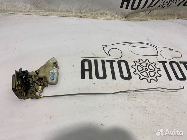 Замок двери задний левый Nissan X-Trail T30 QR20DE