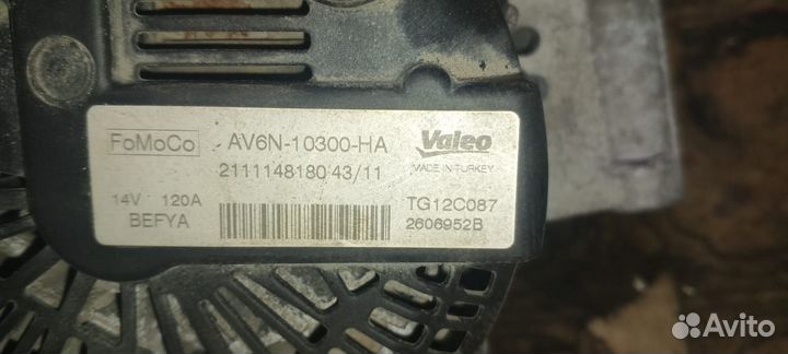 Продам генератор на форд фокус 3