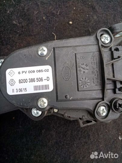 Педаль газа Renault Duster