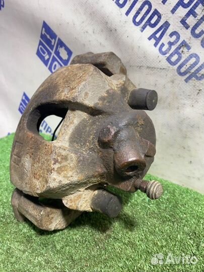 Суппорт передний левый Volvo S40 седан 2.4 B5244S