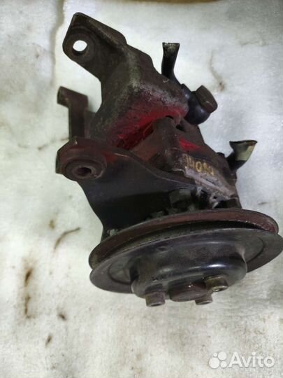 Насос гидроуселителя