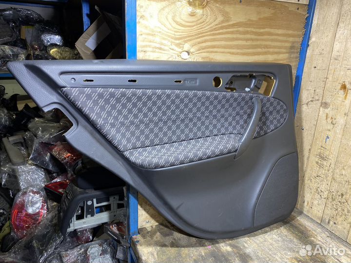 Обшивка задней левой двери Mercedes W203 79056