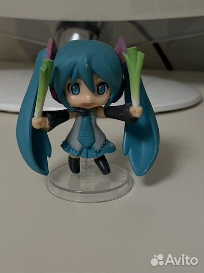 Фигурка аниме вокалоид Мику