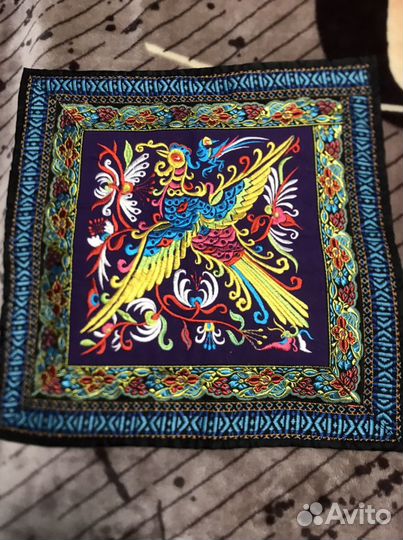 Наволочка вышита шелком