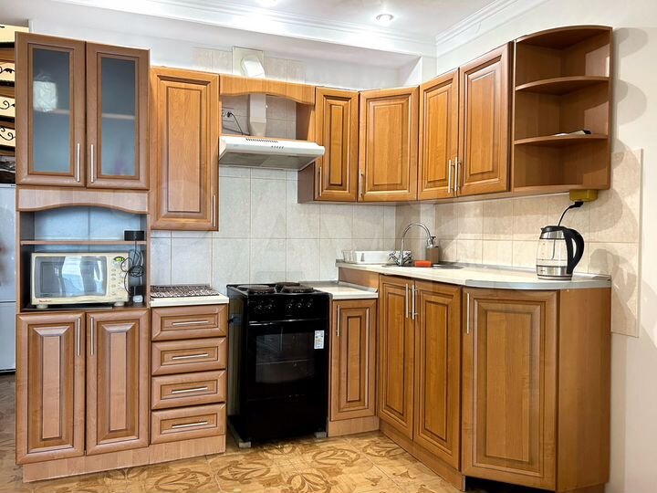 Комната 100 м² в 3-к., 1/2 эт.