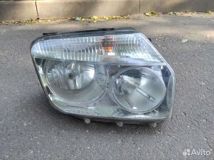 Фара на Renault Duster