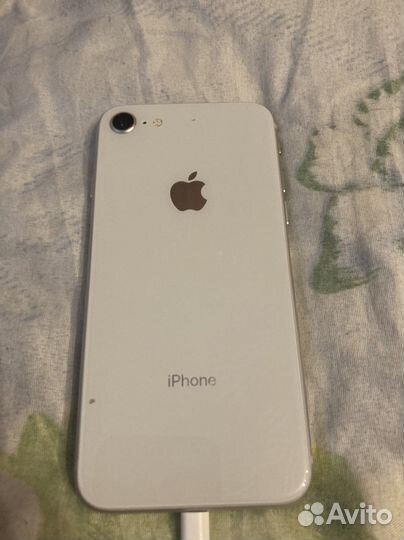 Телефон iPhone 8