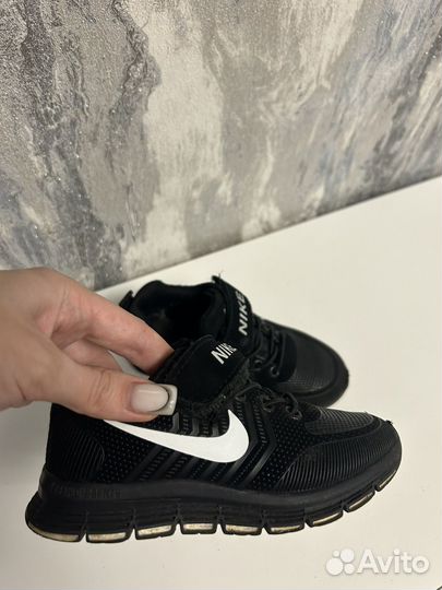 Кроссовки детские