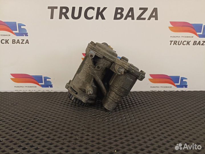 41211417 Кран управления тормозами прицепа