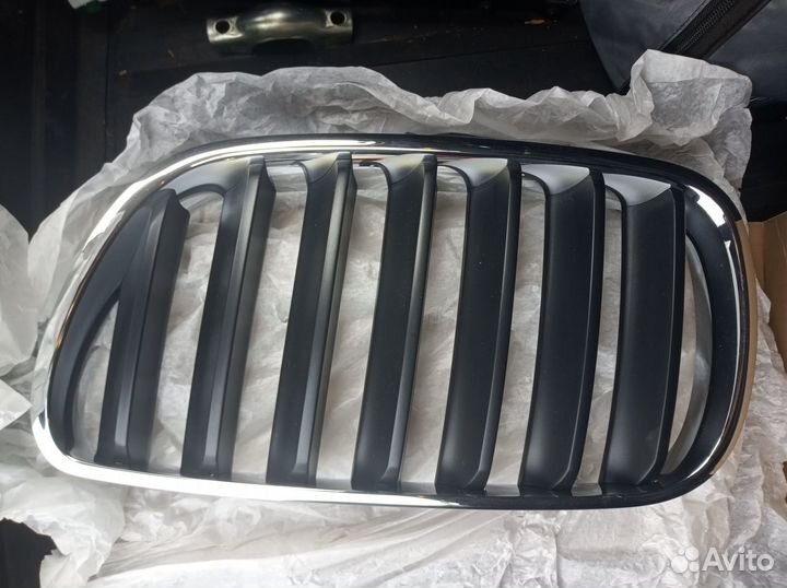 Решетка радиатора BMW x3 e83